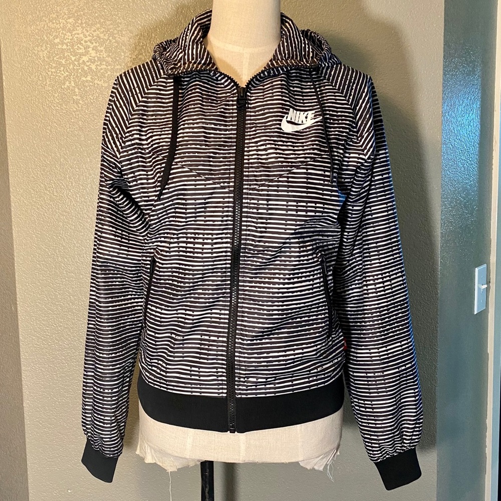 Rare print Nike women’s windbreaker